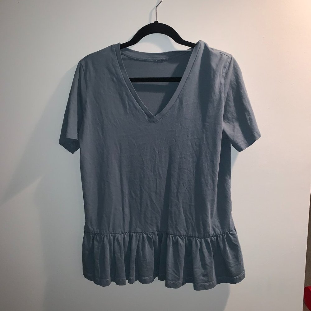 Loose-fitting peplum top